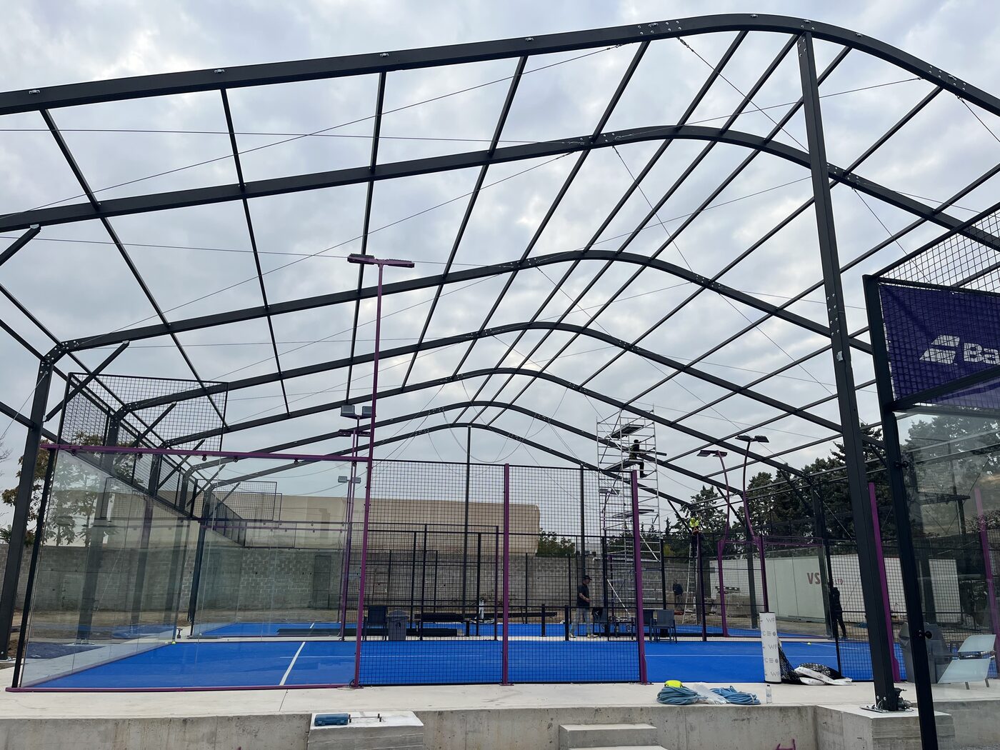 Overkapping van de padelbaan